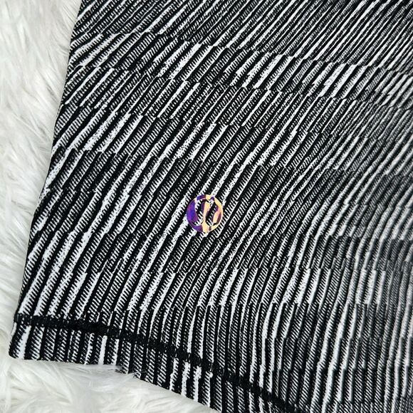 Lululemon Base Pace Ribbed Tank in Time Warp Alpine White Black Size 8 Rare - Picture 9 of 12